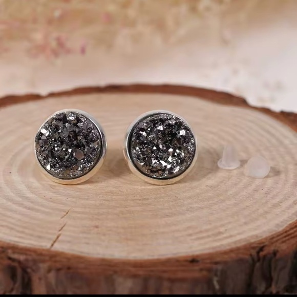 Jewelry - Silver Sparkle Druzy Earrings
